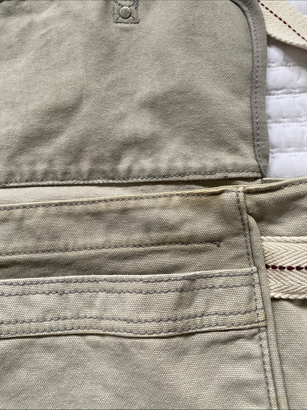 Hollister Vintage YK2 Neutral Grey Canvas Messenger Bag with Adjustable Strap - Picture 10 of 16
